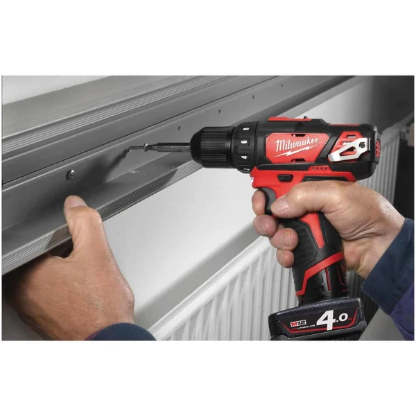 Taladro atornillador M12BDD-402C Milwaukee